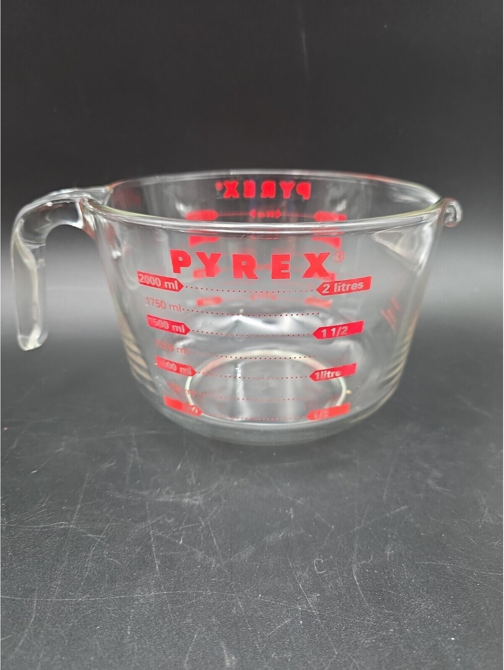 PYREX Red Lettering Vintage 8 Cup 64 oz 2000 ml 2 Liters Measuring Cup USA